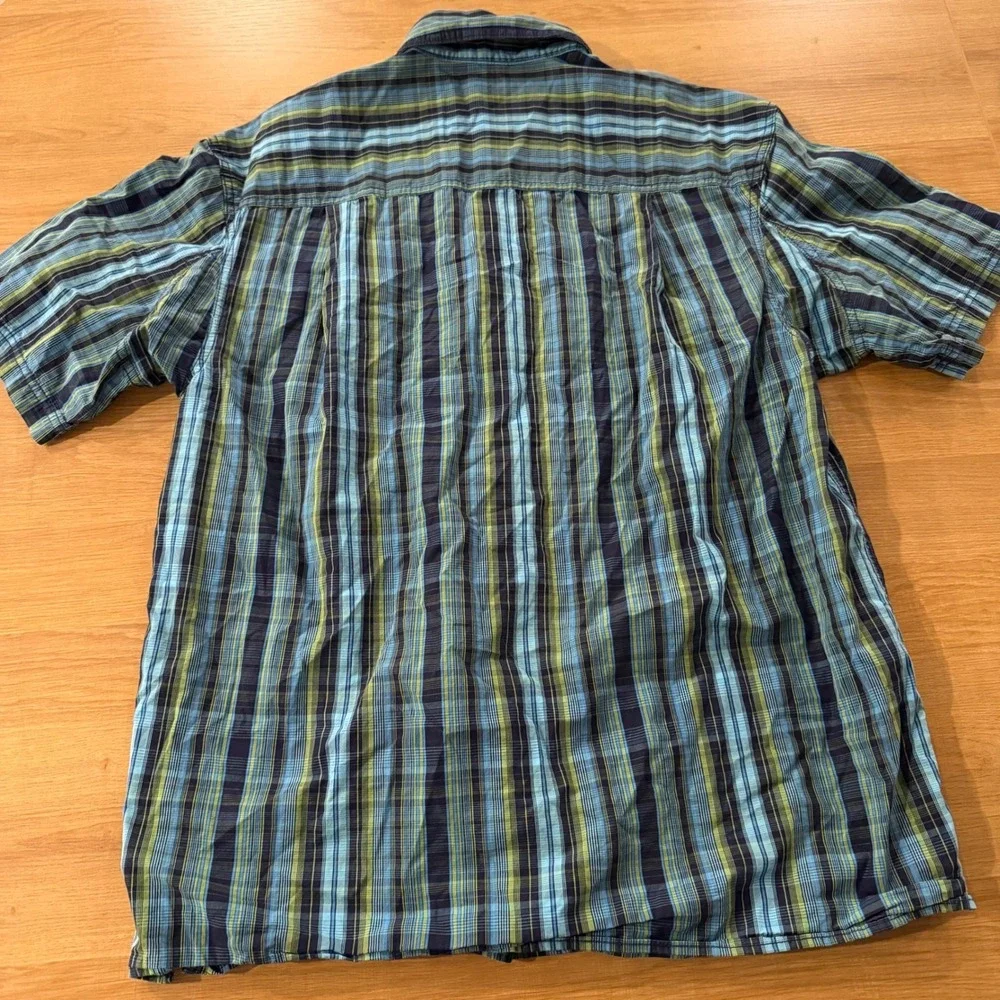 Duluth Trading Co Mens Plaid‎ Short Sleeve Button Down Shirt Blue Green Size M